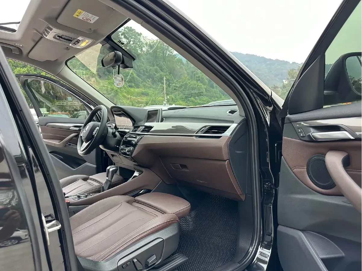 2016 BMW X1 2.0T 192HP L4 8AT,autocango,china used car exporter,china ev exporter,chinese used car exporter,chinese used ev exporter