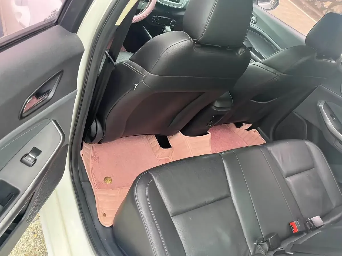 2015 Ford Escort 1.5L 113HP L4 6AT,autocango,china used car exporter,china ev exporter,chinese used car exporter,chinese used ev exporter