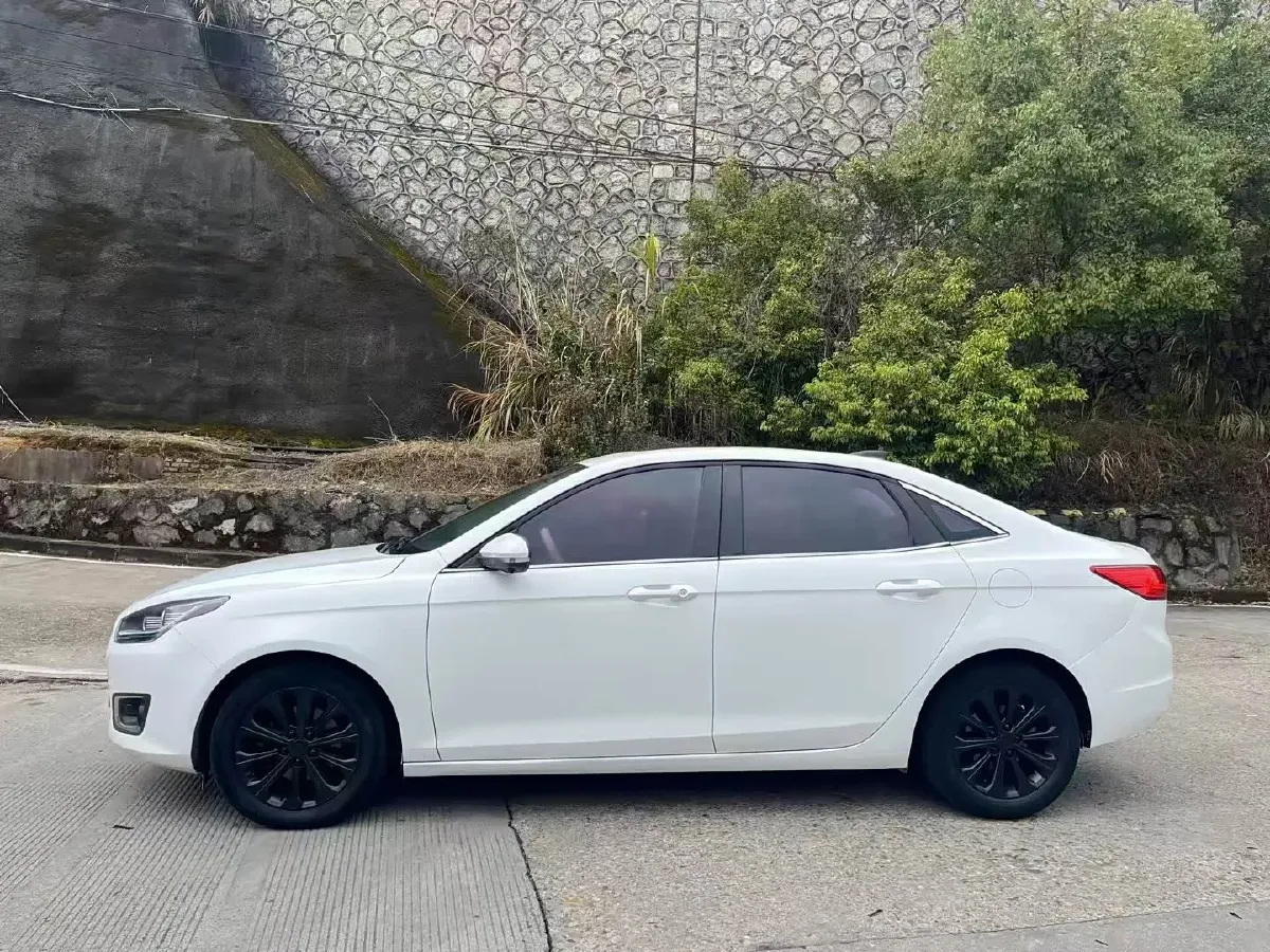 2015 Ford Escort 1.5L 113HP L4 6AT,autocango,china used car exporter,china ev exporter,chinese used car exporter,chinese used ev exporter