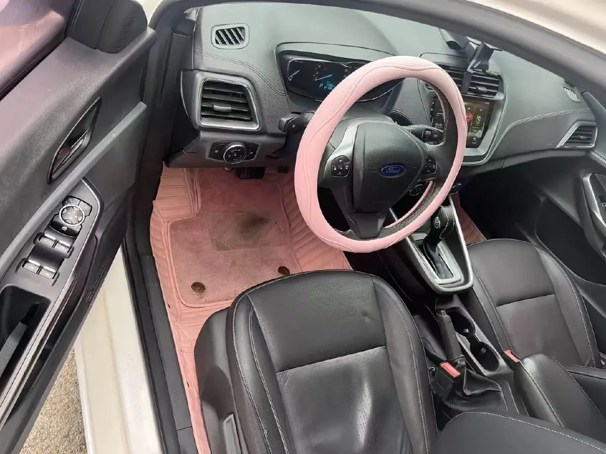 2015 Ford Escort 1.5L 113HP L4 6AT,autocango,china used car exporter,china ev exporter,chinese used car exporter,chinese used ev exporter