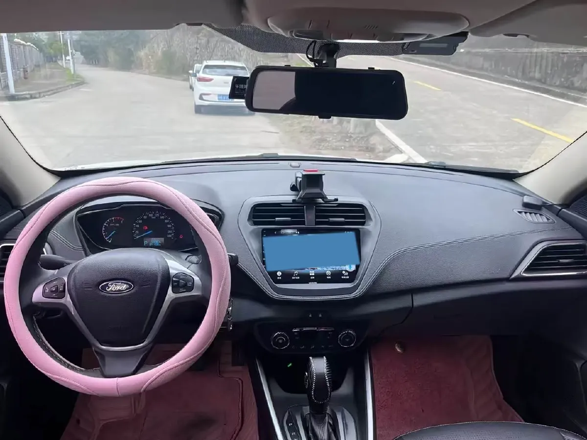 2015 Ford Escort 1.5L 113HP L4 6AT,autocango,china used car exporter,china ev exporter,chinese used car exporter,chinese used ev exporter