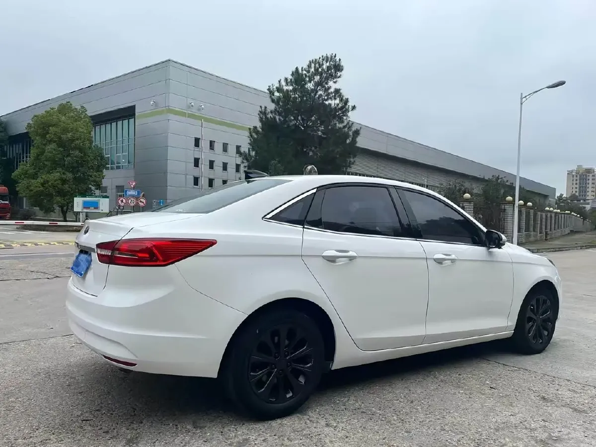2015 Ford Escort 1.5L 113HP L4 6AT,autocango,china used car exporter,china ev exporter,chinese used car exporter,chinese used ev exporter