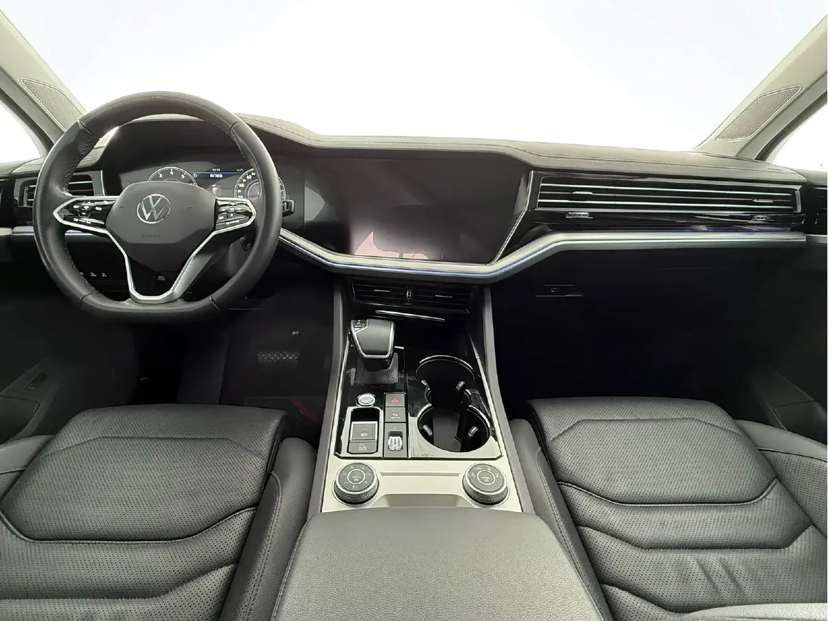 2021 Volkswagen Touareg 3.0T 340HP V6 8AT,autocango,china used car exporter,china ev exporter,chinese used car exporter,chinese used ev exporter