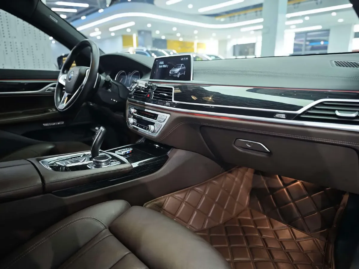 2018 BMW 7 Series 2.0T 258HP L4 8AT,autocango,china used car exporter,china ev exporter,chinese used car exporter,chinese used ev exporter