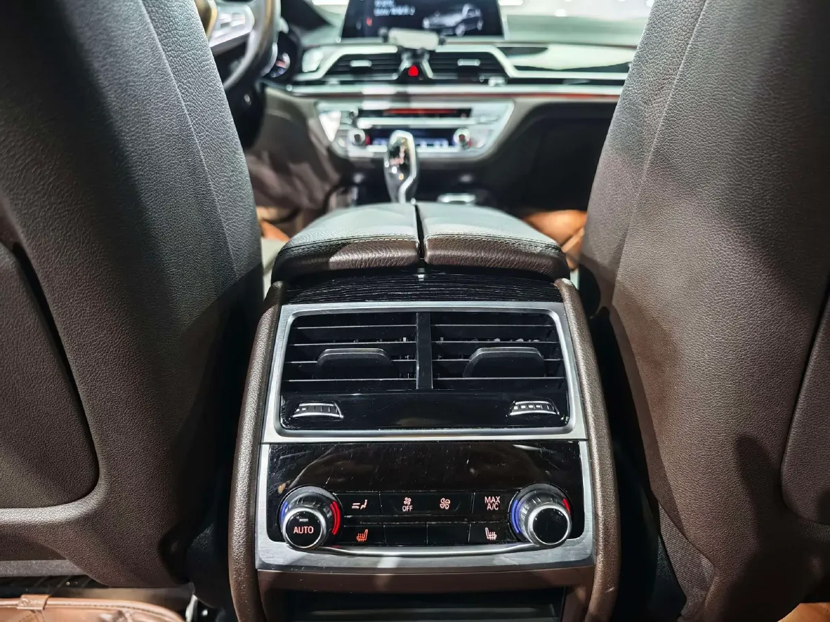 2018 BMW 7 Series 2.0T 258HP L4 8AT,autocango,china used car exporter,china ev exporter,chinese used car exporter,chinese used ev exporter