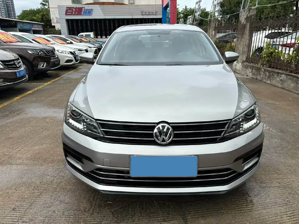 2018 Volkswagen Sagitar 1.4T 150HP L4 7DCT