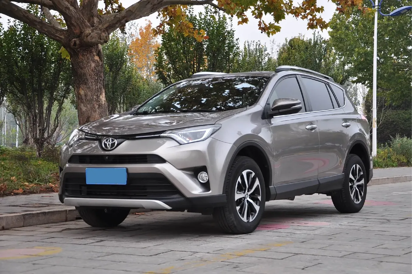 2019 Toyota RAV4 2.0L 151HP L4 CVT,autocango,china used car exporter,china ev exporter,chinese used car exporter,chinese used ev exporter
