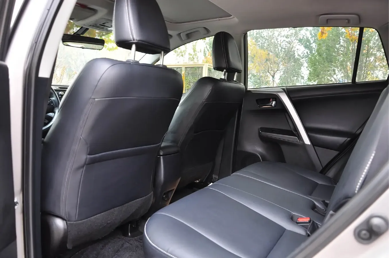 2019 Toyota RAV4 2.0L 151HP L4 CVT,autocango,china used car exporter,china ev exporter,chinese used car exporter,chinese used ev exporter