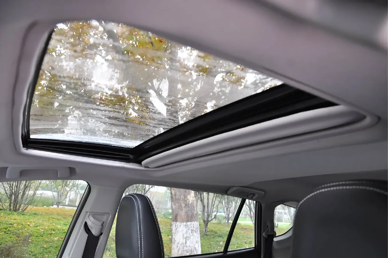 2019 Toyota RAV4 2.0L 151HP L4 CVT,autocango,china used car exporter,china ev exporter,chinese used car exporter,chinese used ev exporter