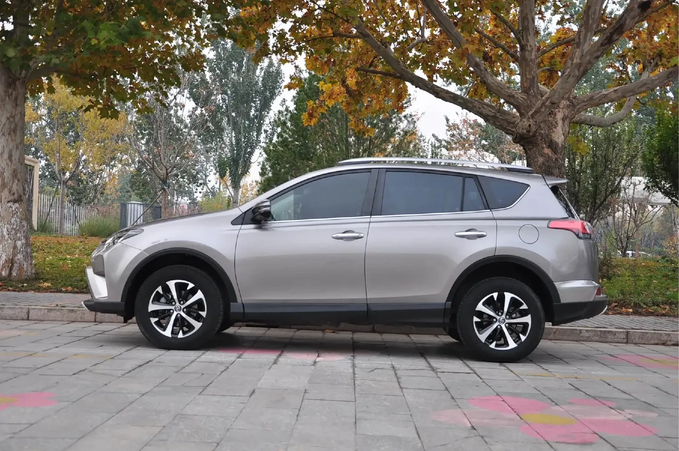 2019 Toyota RAV4 2.0L 151HP L4 CVT,autocango,china used car exporter,china ev exporter,chinese used car exporter,chinese used ev exporter