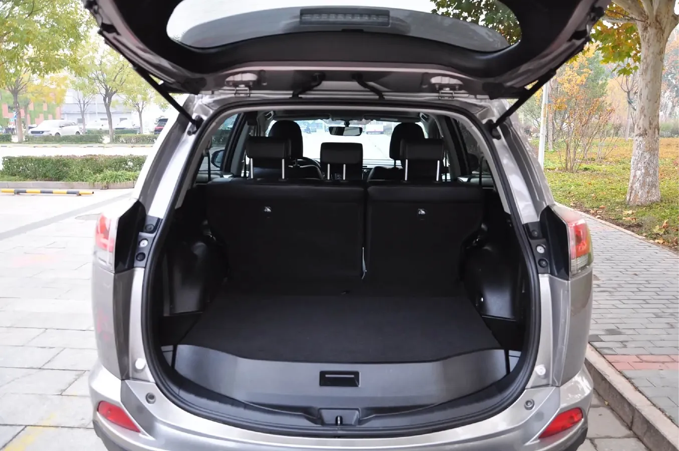 2019 Toyota RAV4 2.0L 151HP L4 CVT,autocango,china used car exporter,china ev exporter,chinese used car exporter,chinese used ev exporter