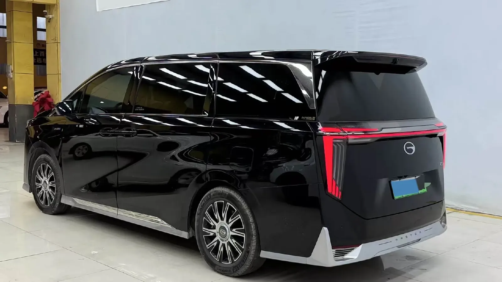 2024 GAC Trumpchi E9 2.0T 190HP L4 2DHT PHEV 25.57KWH,autocango,china used car exporter,china ev exporter,chinese used car exporter,chinese used ev exporter