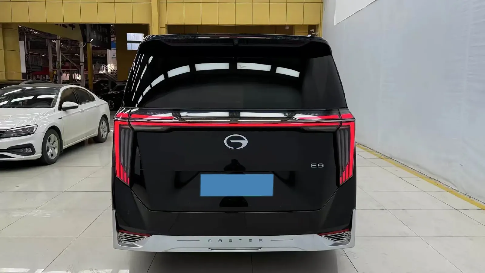 2024 GAC Trumpchi E9 2.0T 190HP L4 2DHT PHEV 25.57KWH,autocango,china used car exporter,china ev exporter,chinese used car exporter,chinese used ev exporter