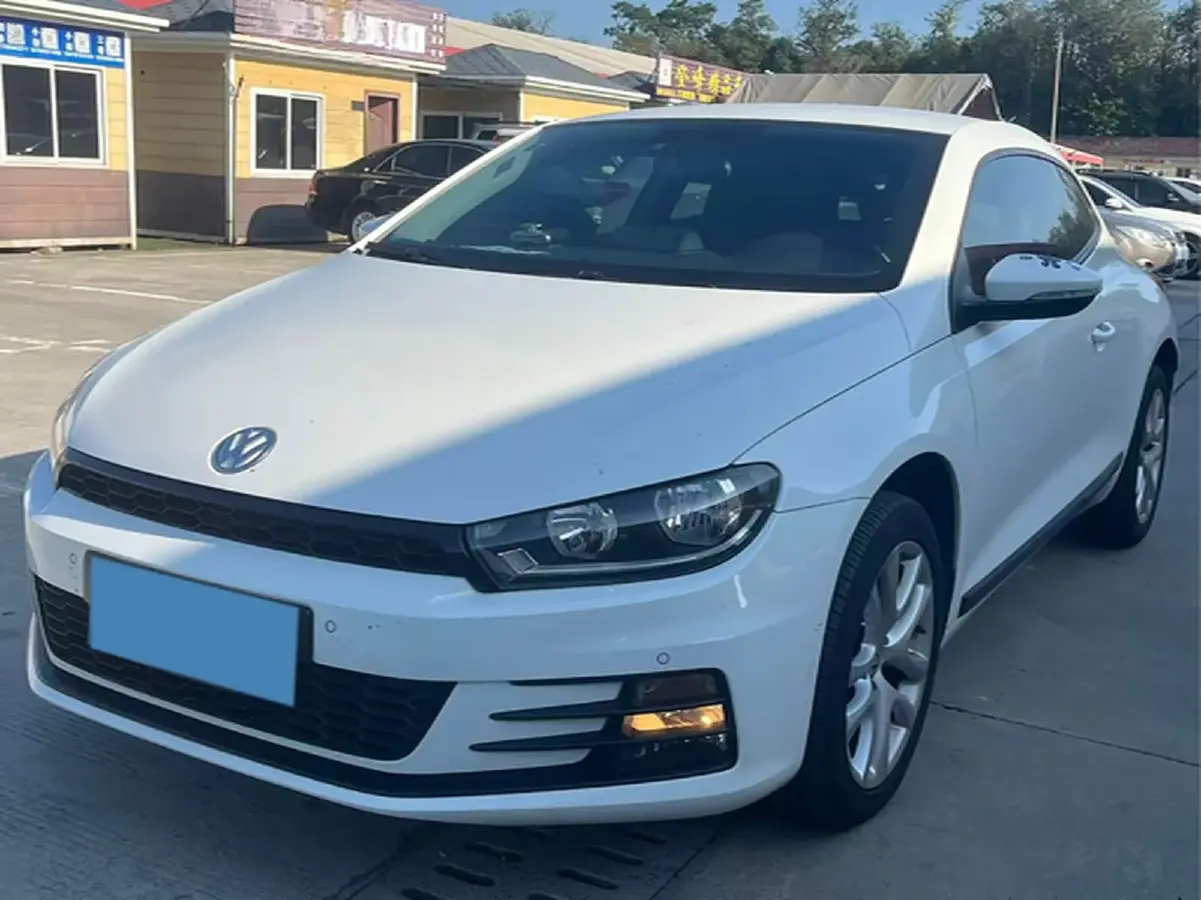 2015 Volkswagen Scirocco 1.4T 122HP L4 7DCT