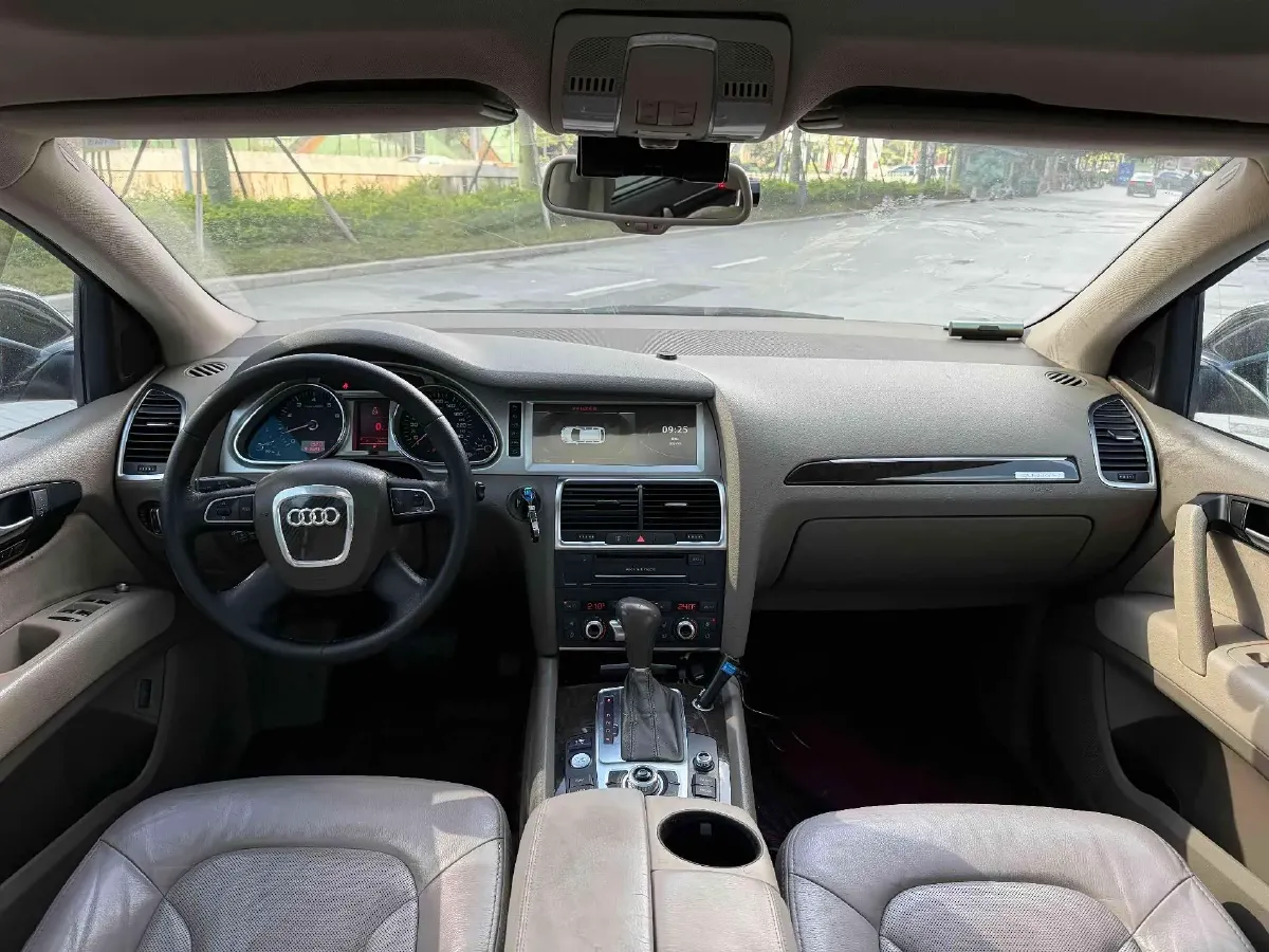 2010 Audi Q7 3.6L 280HP V6 6AT,autocango,china used car exporter,china ev exporter,chinese used car exporter,chinese used ev exporter