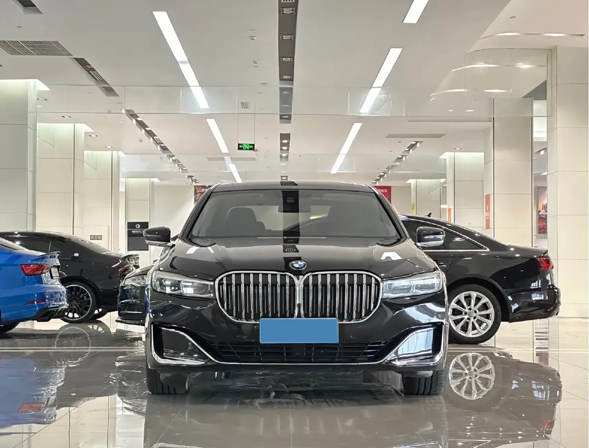 2021 BMW 7 Series 3.0T 340HP L6 8AT,autocango,china used car exporter,china ev exporter,chinese used car exporter,chinese used ev exporter