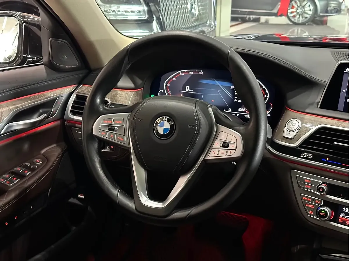 2021 BMW 7 Series 3.0T 340HP L6 8AT,autocango,china used car exporter,china ev exporter,chinese used car exporter,chinese used ev exporter