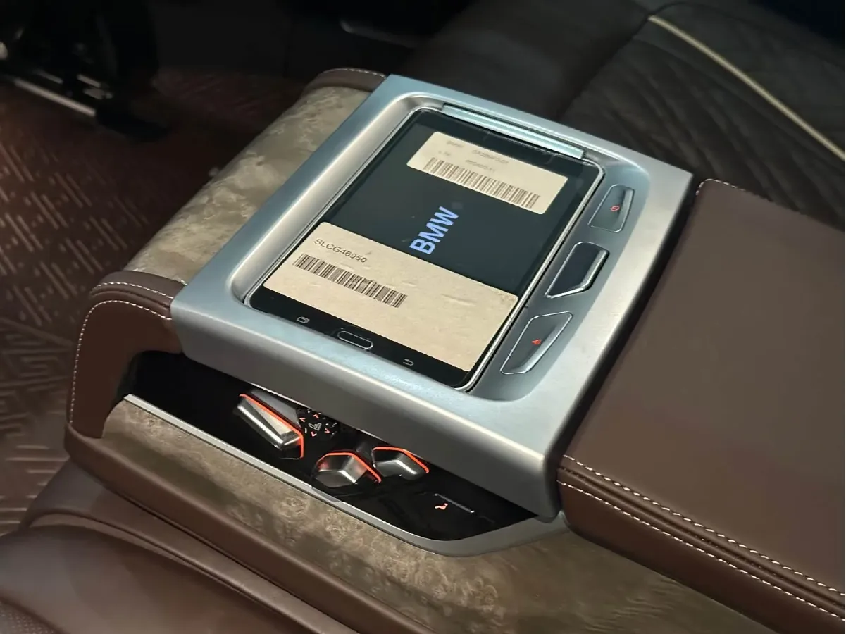 2021 BMW 7 Series 3.0T 340HP L6 8AT,autocango,china used car exporter,china ev exporter,chinese used car exporter,chinese used ev exporter