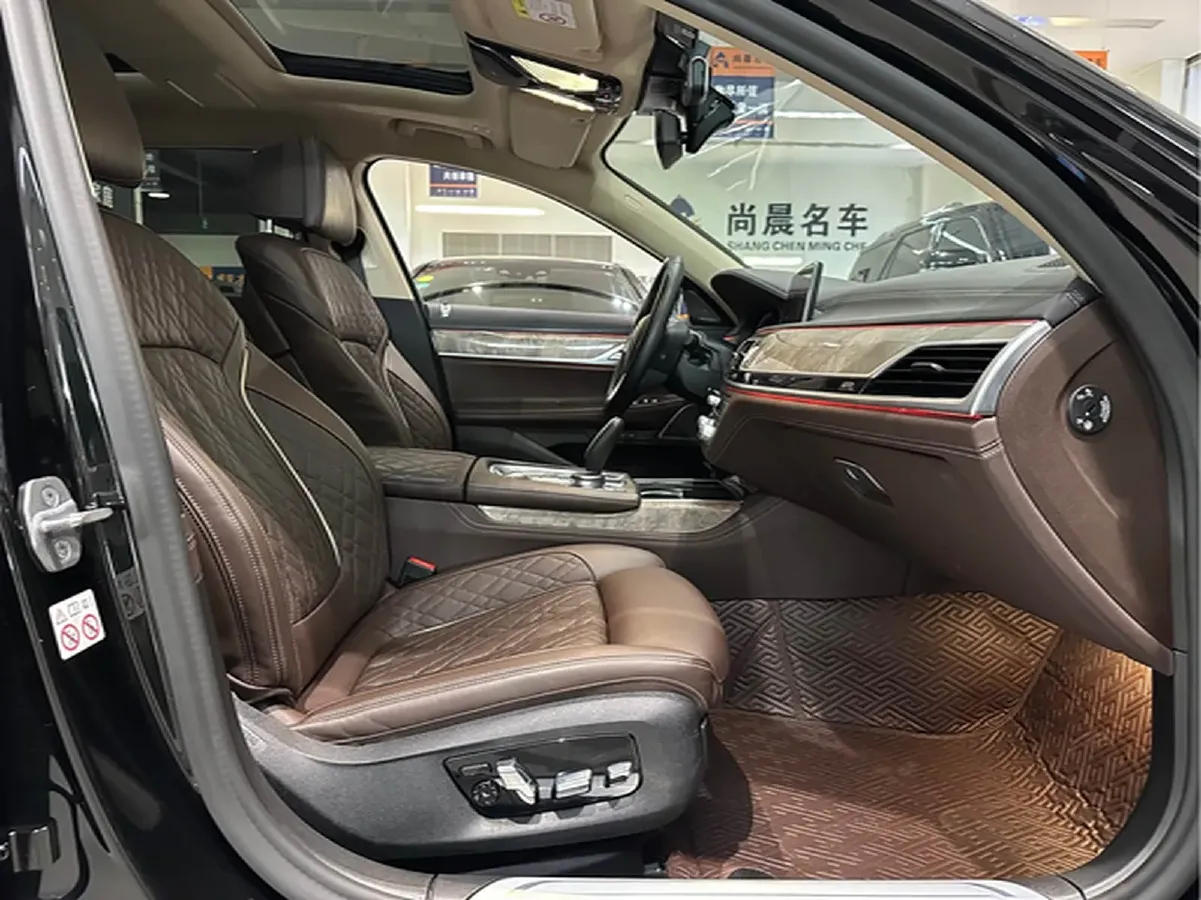 2021 BMW 7 Series 3.0T 340HP L6 8AT,autocango,china used car exporter,china ev exporter,chinese used car exporter,chinese used ev exporter