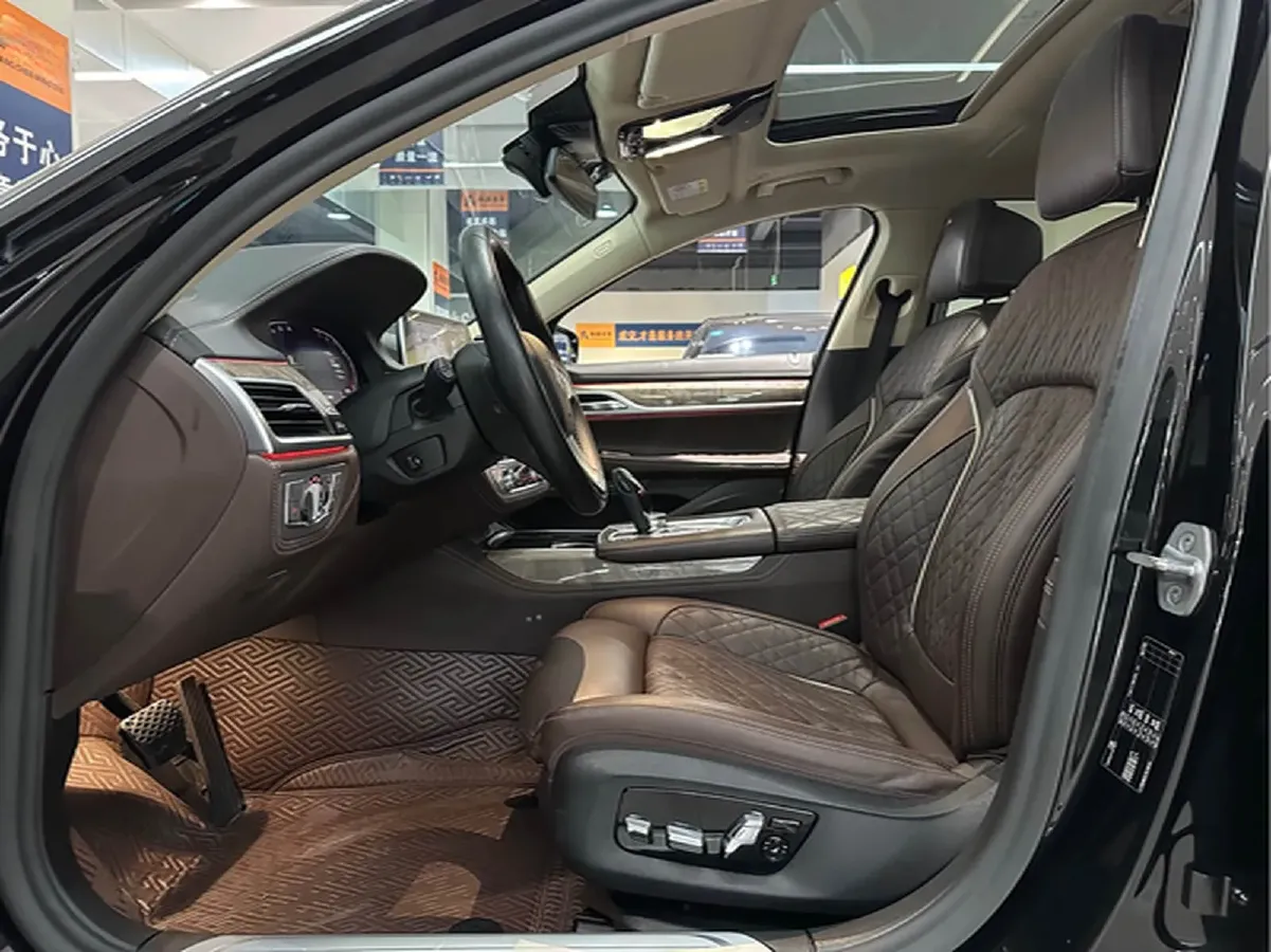 2021 BMW 7 Series 3.0T 340HP L6 8AT,autocango,china used car exporter,china ev exporter,chinese used car exporter,chinese used ev exporter