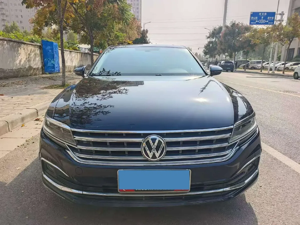 2021 Volkswagen Phideon 2.0T 224HP L4 7DCT,autocango,china used car exporter,china ev exporter,chinese used car exporter,chinese used ev exporter