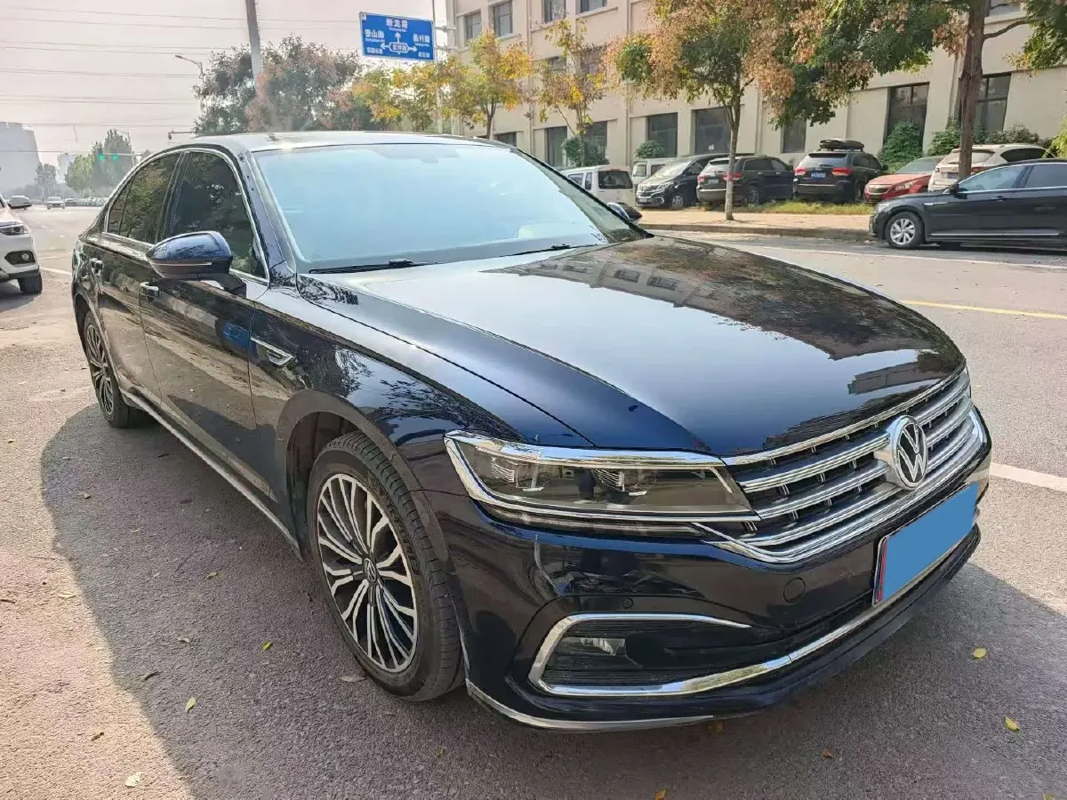 2021 Volkswagen Phideon 2.0T 224HP L4 7DCT,autocango,china used car exporter,china ev exporter,chinese used car exporter,chinese used ev exporter