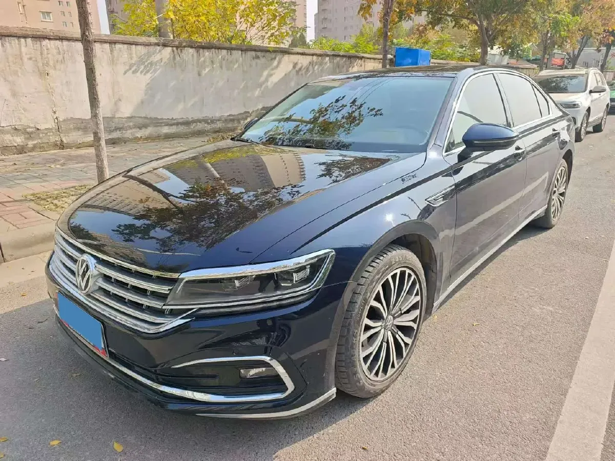 2021 Volkswagen Phideon 2.0T 224HP L4 7DCT,autocango,china used car exporter,china ev exporter,chinese used car exporter,chinese used ev exporter