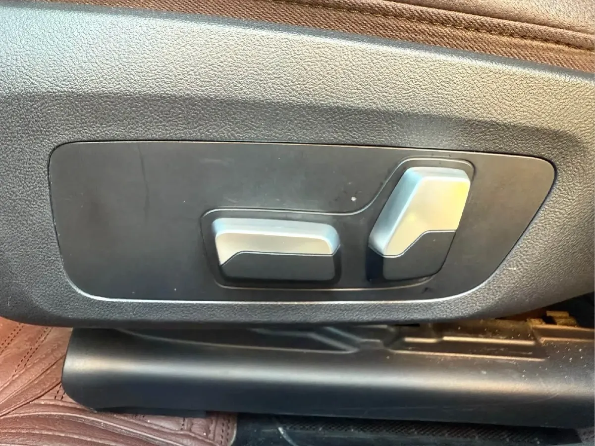 2020 BMW 3 Series 2.0T 184HP L4 8AT,autocango,china used car exporter,china ev exporter,chinese used car exporter,chinese used ev exporter