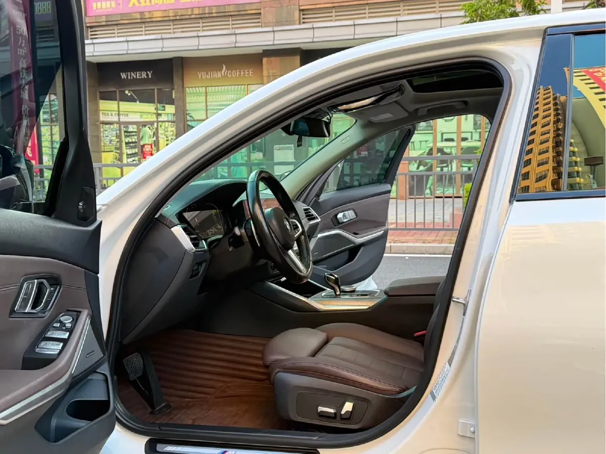 2020 BMW 3 Series 2.0T 184HP L4 8AT,autocango,china used car exporter,china ev exporter,chinese used car exporter,chinese used ev exporter