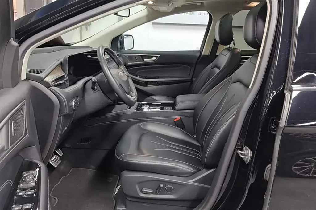 2021 Ford Edge 2.0T 245HP L4 8AT,autocango,china used car exporter,china ev exporter,chinese used car exporter,chinese used ev exporter