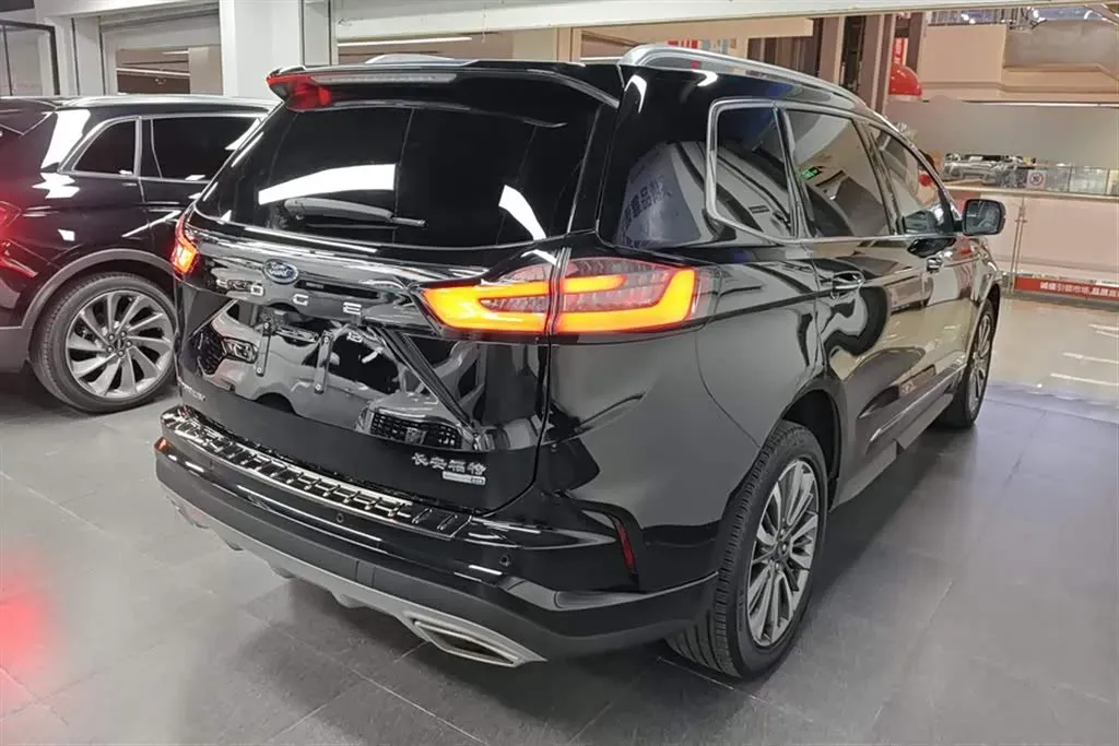 2021 Ford Edge 2.0T 245HP L4 8AT,autocango,china used car exporter,china ev exporter,chinese used car exporter,chinese used ev exporter