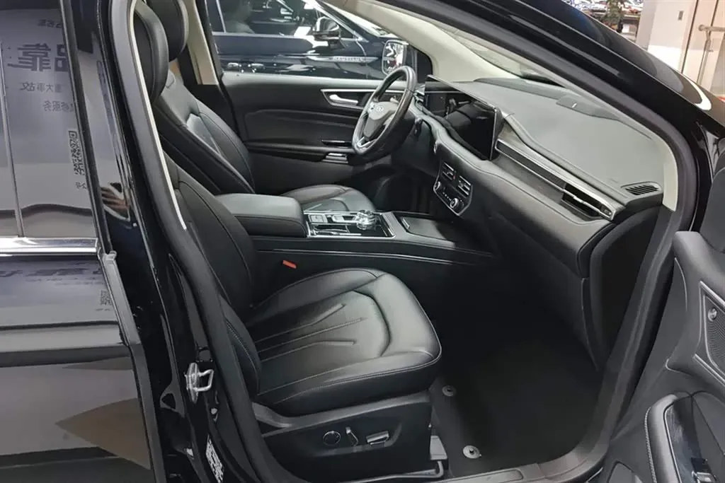 2021 Ford Edge 2.0T 245HP L4 8AT,autocango,china used car exporter,china ev exporter,chinese used car exporter,chinese used ev exporter