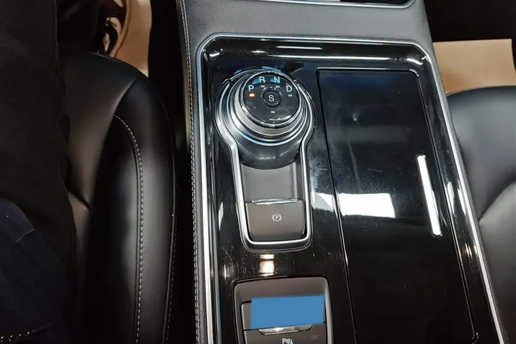 2021 Ford Edge 2.0T 245HP L4 8AT,autocango,china used car exporter,china ev exporter,chinese used car exporter,chinese used ev exporter