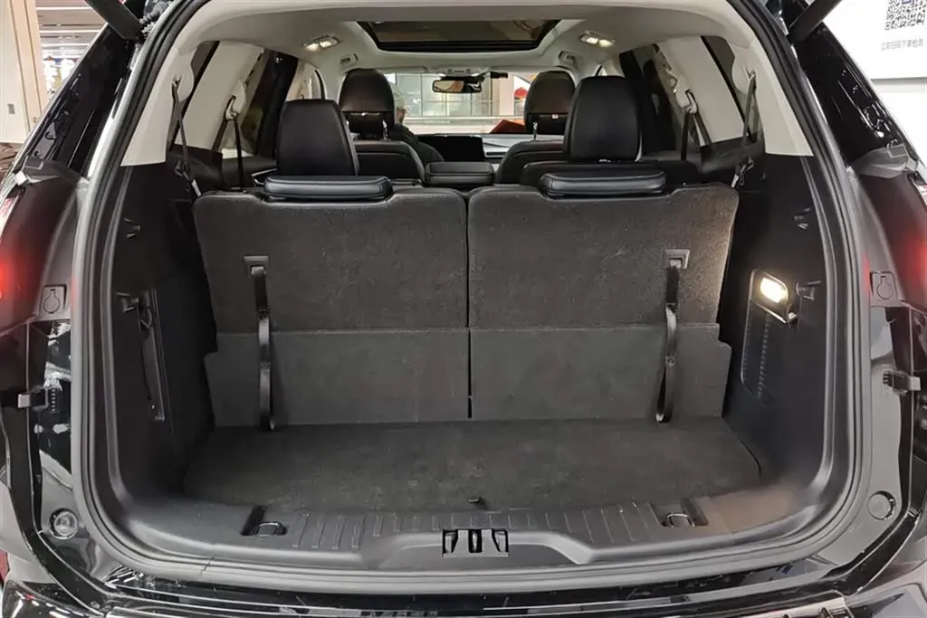 2021 Ford Edge 2.0T 245HP L4 8AT,autocango,china used car exporter,china ev exporter,chinese used car exporter,chinese used ev exporter