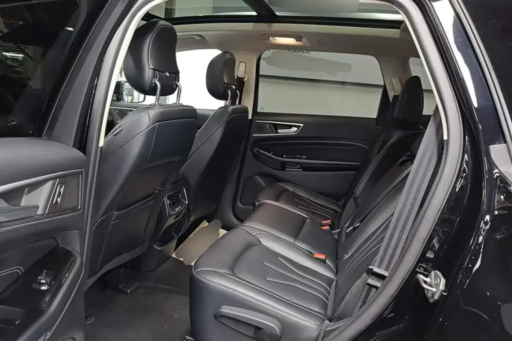 2021 Ford Edge 2.0T 245HP L4 8AT,autocango,china used car exporter,china ev exporter,chinese used car exporter,chinese used ev exporter