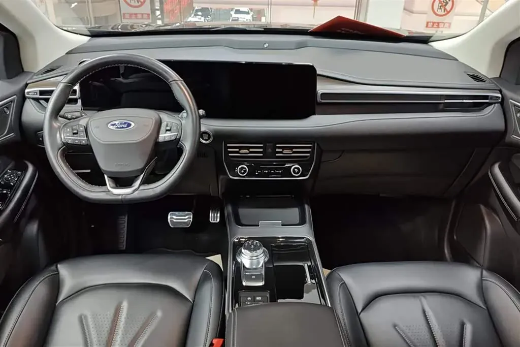 2021 Ford Edge 2.0T 245HP L4 8AT,autocango,china used car exporter,china ev exporter,chinese used car exporter,chinese used ev exporter