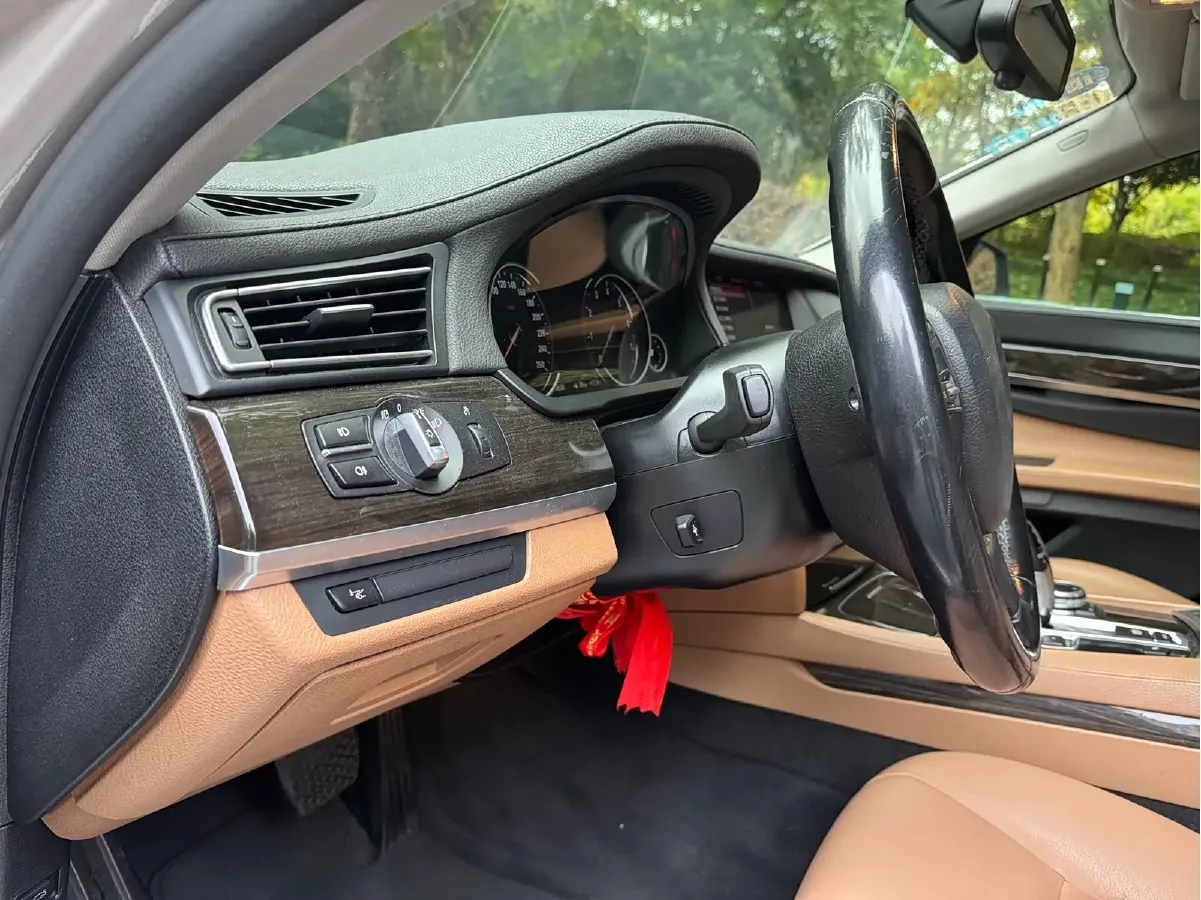 2014 BMW 7 Series 3.0L 258HP L6 8AT,autocango,china used car exporter,china ev exporter,chinese used car exporter,chinese used ev exporter