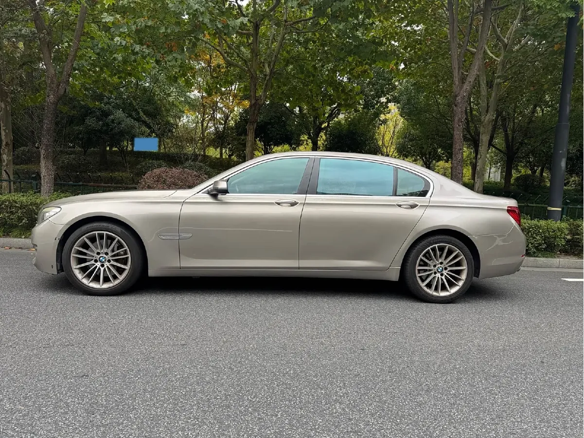 2014 BMW 7 Series 3.0L 258HP L6 8AT,autocango,china used car exporter,china ev exporter,chinese used car exporter,chinese used ev exporter