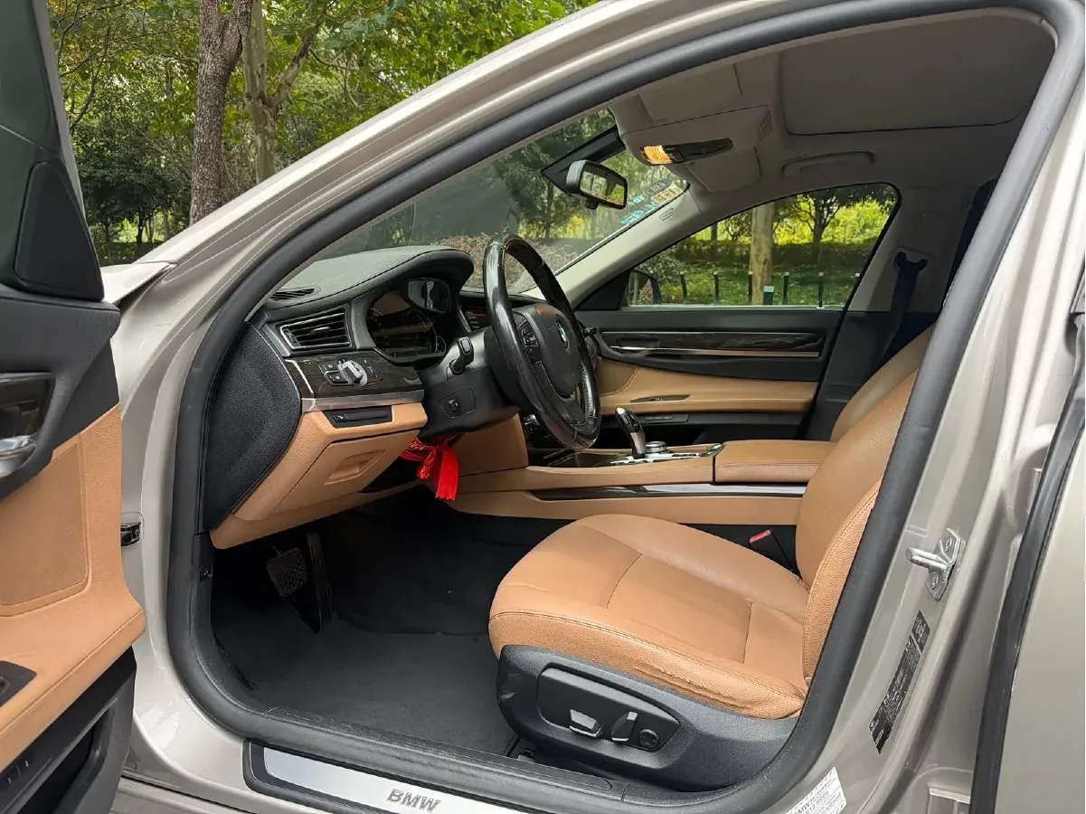 2014 BMW 7 Series 3.0L 258HP L6 8AT,autocango,china used car exporter,china ev exporter,chinese used car exporter,chinese used ev exporter