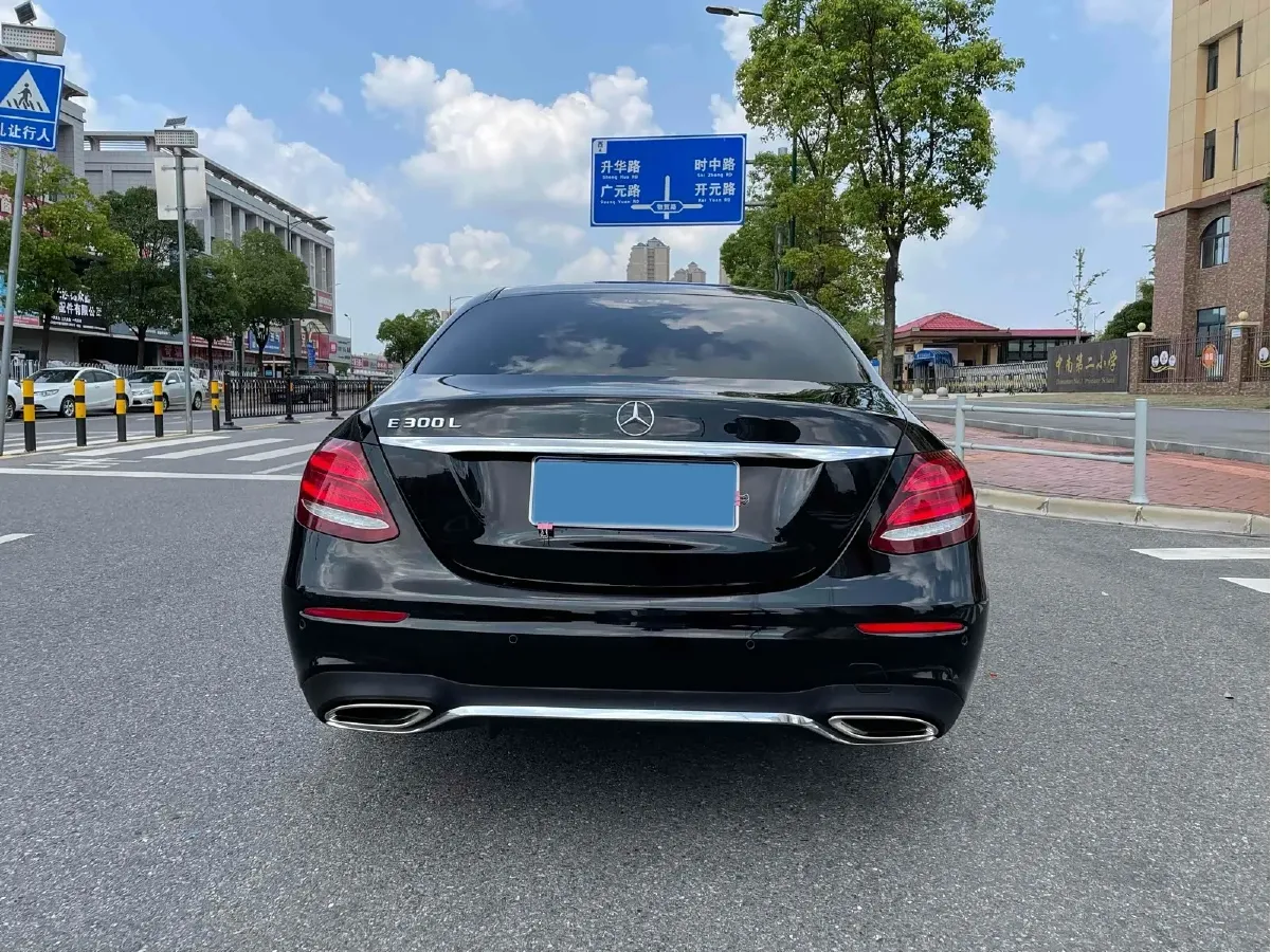 2018 Mercedes-Benz E Class 2.0T 245HP L4 9AT,autocango,china used car exporter,china ev exporter,chinese used car exporter,chinese used ev exporter