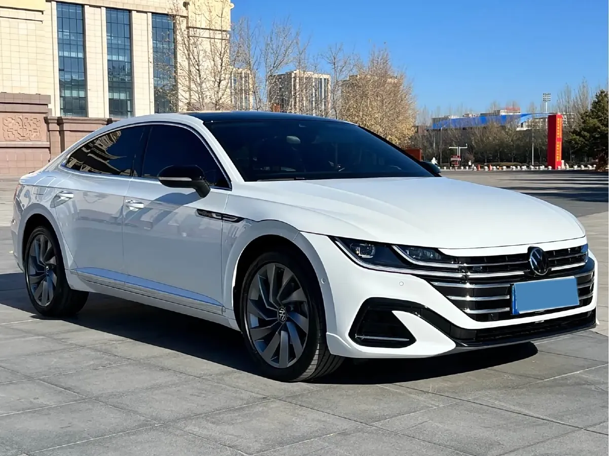 2023 Volkswagen CC 2.0T 220HP L4 7DCT,autocango,china used car exporter,china ev exporter,chinese used car exporter,chinese used ev exporter