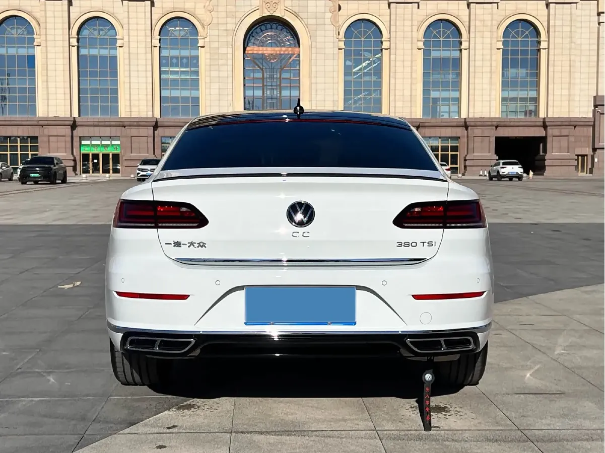 2023 Volkswagen CC 2.0T 220HP L4 7DCT,autocango,china used car exporter,china ev exporter,chinese used car exporter,chinese used ev exporter