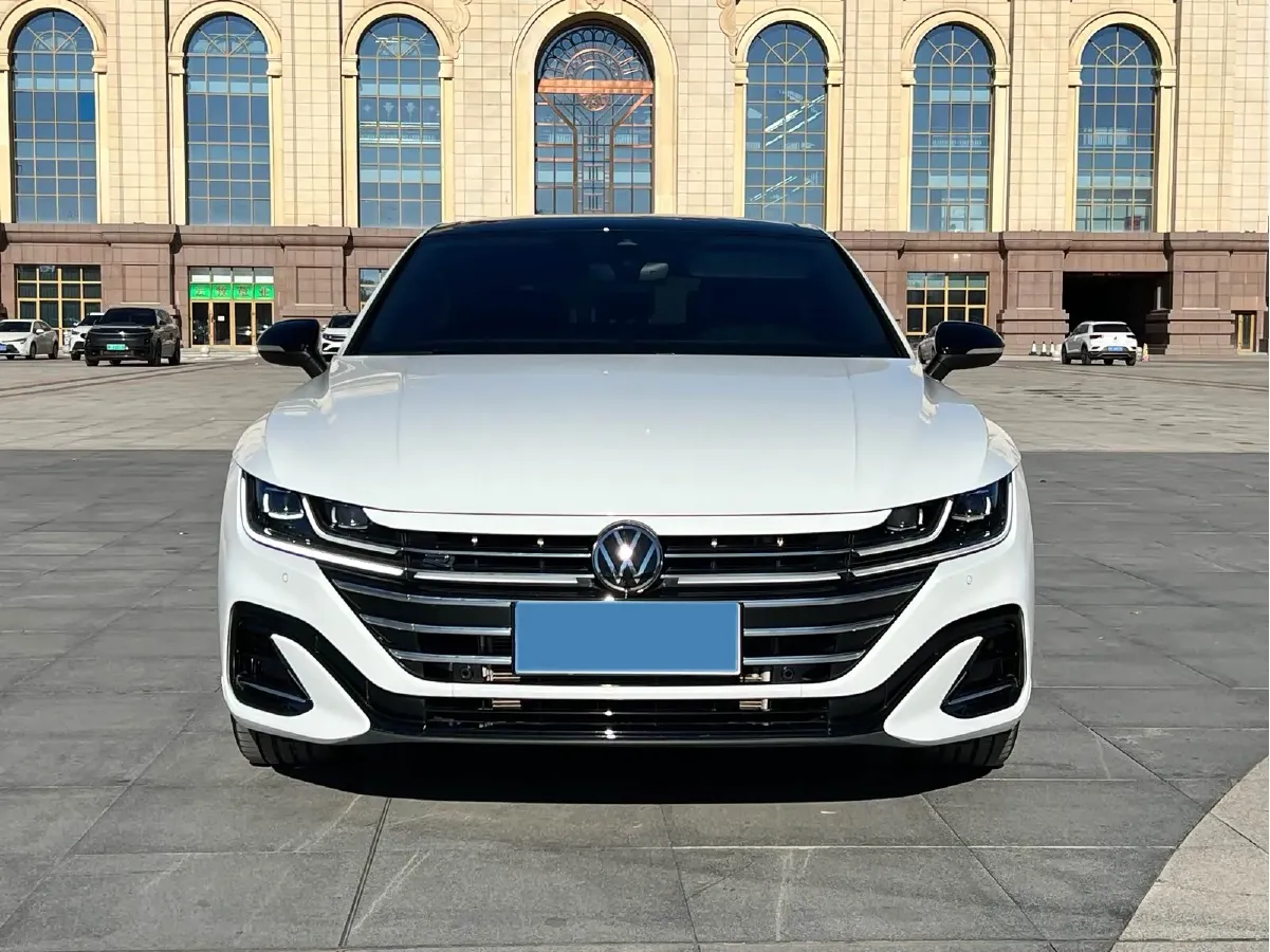 2023 Volkswagen CC 2.0T 220HP L4 7DCT,autocango,china used car exporter,china ev exporter,chinese used car exporter,chinese used ev exporter