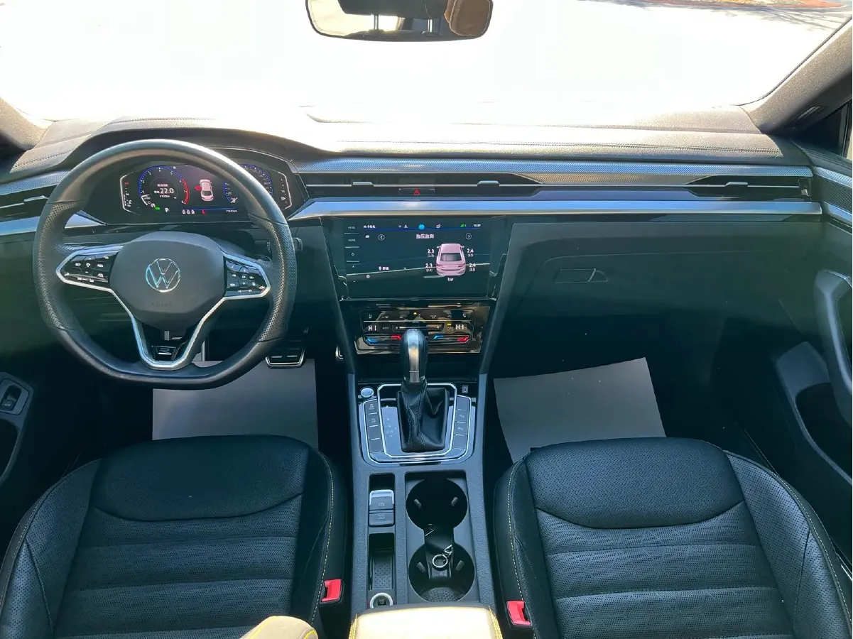 2023 Volkswagen CC 2.0T 220HP L4 7DCT,autocango,china used car exporter,china ev exporter,chinese used car exporter,chinese used ev exporter