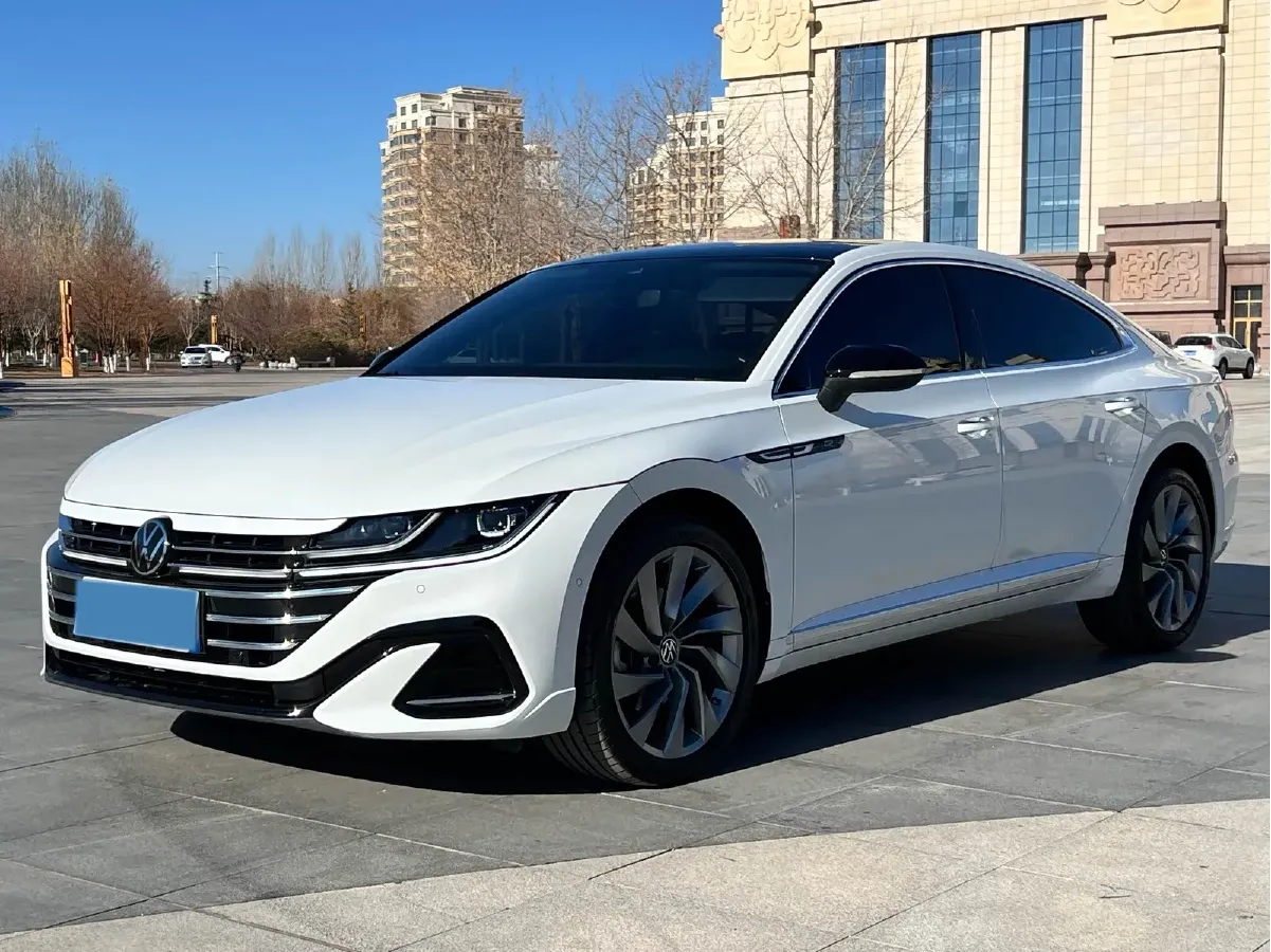 2023 Volkswagen CC 2.0T 220HP L4 7DCT,autocango,china used car exporter,china ev exporter,chinese used car exporter,chinese used ev exporter