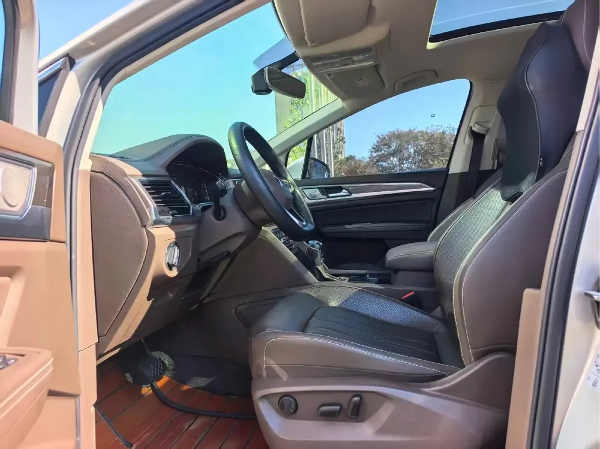 2020 Volkswagen Viloran 2.0T 186HP L4 7DCT,autocango,china used car exporter,china ev exporter,chinese used car exporter,chinese used ev exporter