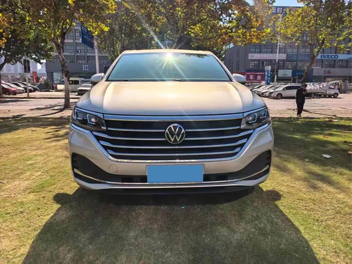 2020 Volkswagen Viloran 2.0T 186HP L4 7DCT,autocango,china used car exporter,china ev exporter,chinese used car exporter,chinese used ev exporter