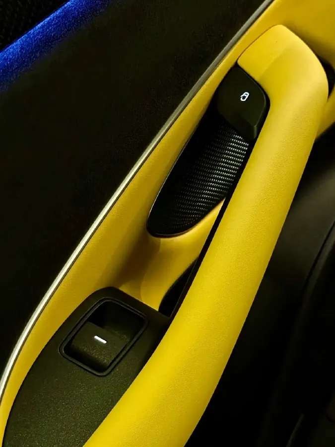 2025 MI SU7 Ultra BEV 93.7KWH,autocango,china used car exporter,china ev exporter,chinese used car exporter,chinese used ev exporter