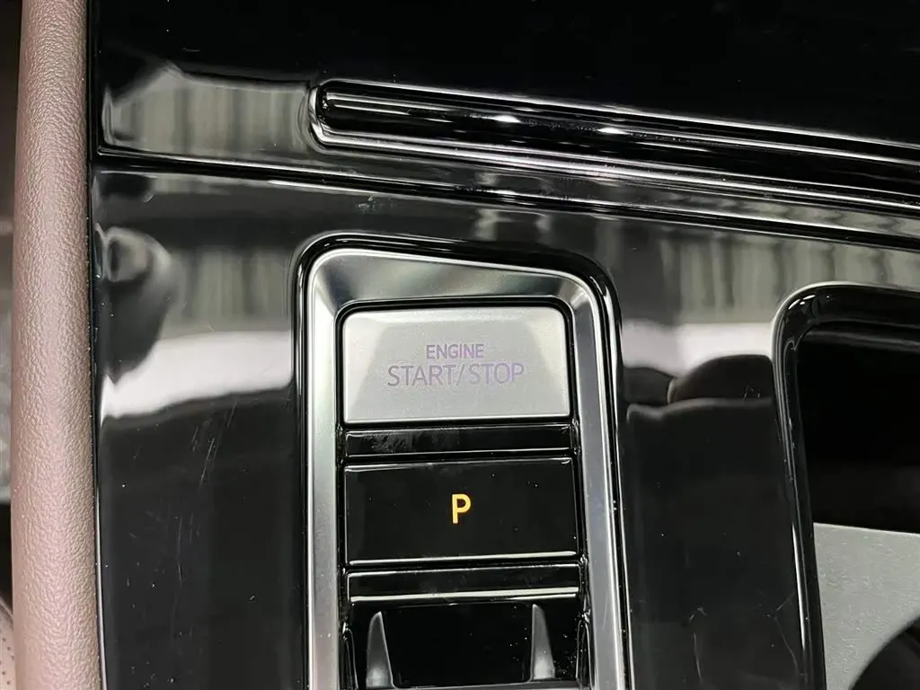 2024 Volkswagen Viloran 2.0T 220HP L4 7DCT,autocango,china used car exporter,china ev exporter,chinese used car exporter,chinese used ev exporter