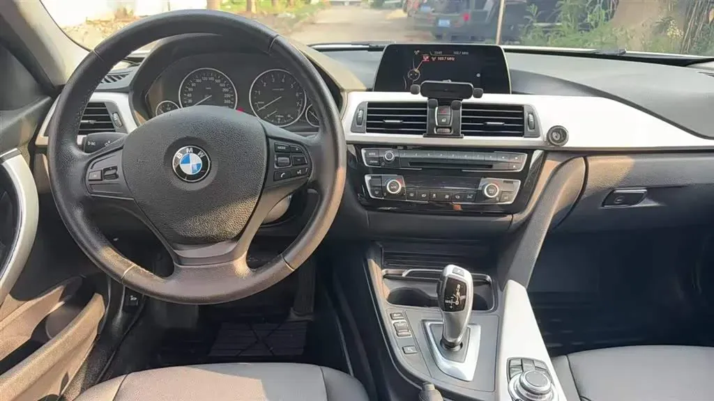 2016 BMW 3 Series 2.0T 184HP L4 8AT,autocango,china used car exporter,china ev exporter,chinese used car exporter,chinese used ev exporter